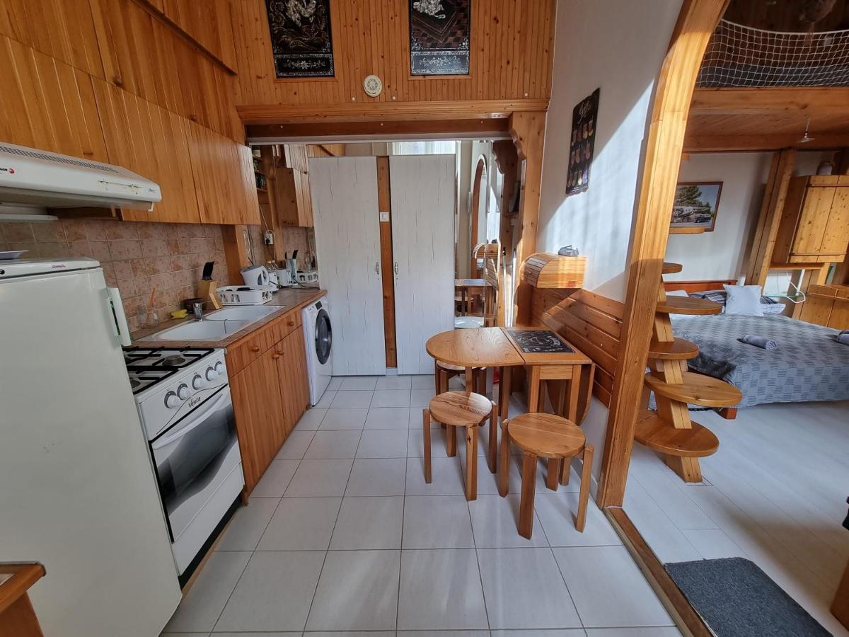 Little Cozy Apartman Μίσκολτς Εξωτερικό φωτογραφία