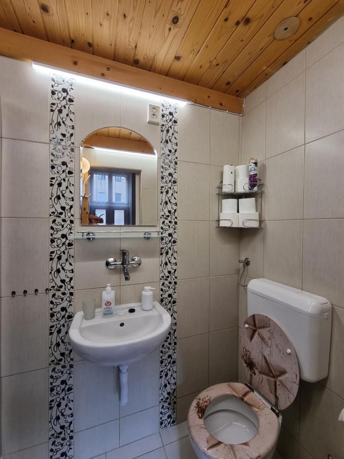 Little Cozy Apartman Μίσκολτς Εξωτερικό φωτογραφία