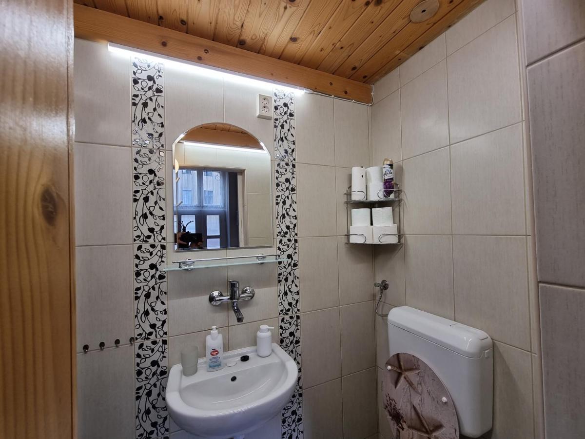 Little Cozy Apartman Μίσκολτς Εξωτερικό φωτογραφία