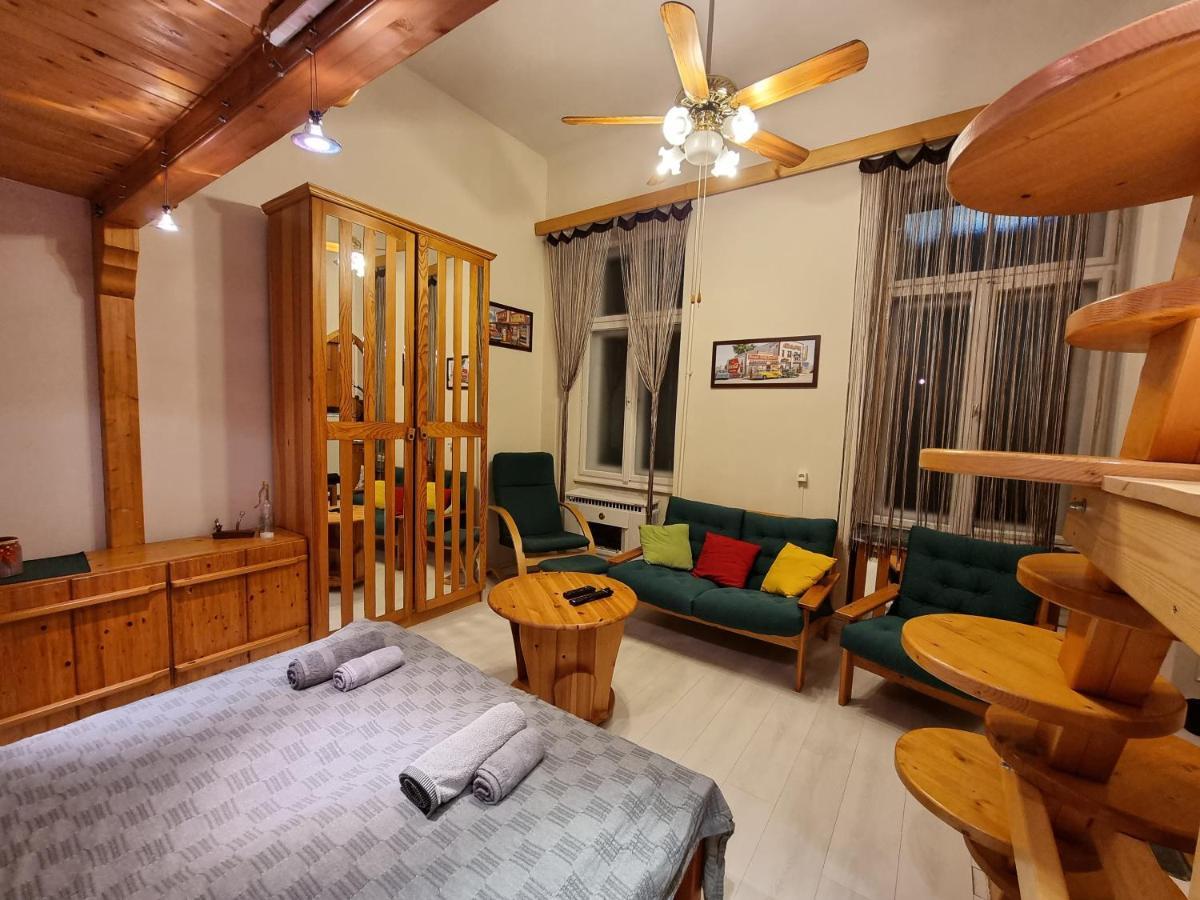 Little Cozy Apartman Μίσκολτς Εξωτερικό φωτογραφία