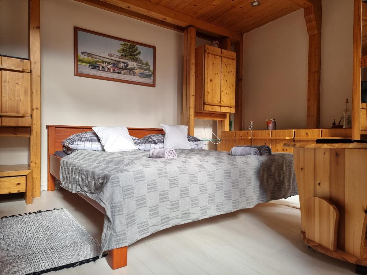 Little Cozy Apartman Μίσκολτς Εξωτερικό φωτογραφία